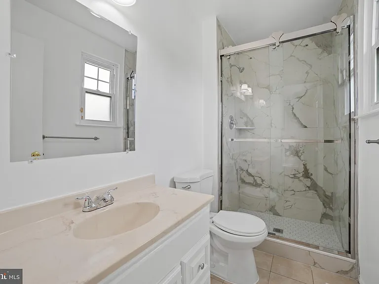 109 Stratton Ln — Photo 18