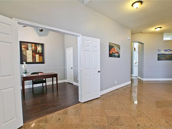 3rd image of 1228 Parkwood Trl