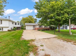 302 E Jackson St, Towanda, IL 61776