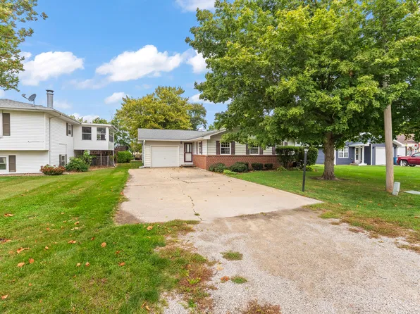 302 E Jackson St, Towanda, IL 61776