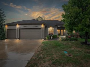 1312 Cross Creek Dr, Raymore, MO 64083