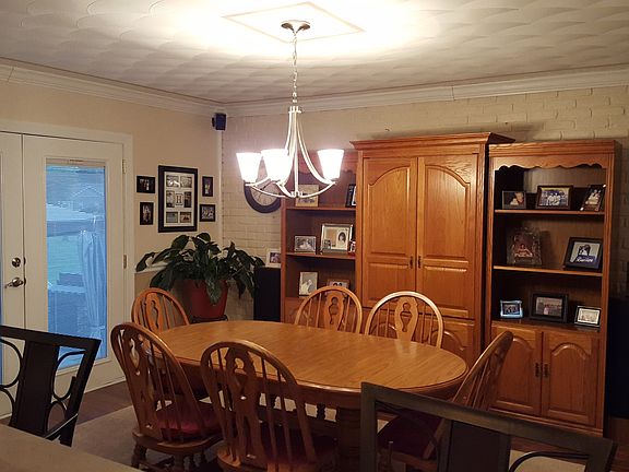 3rd image of 119 Shelley Ct