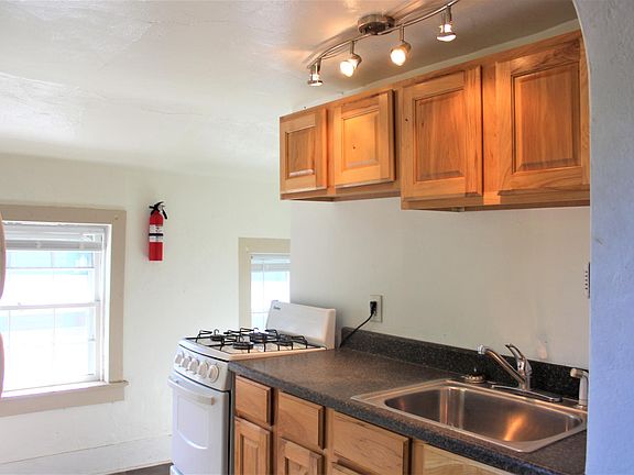 3rd image of 619 W Vine St #B