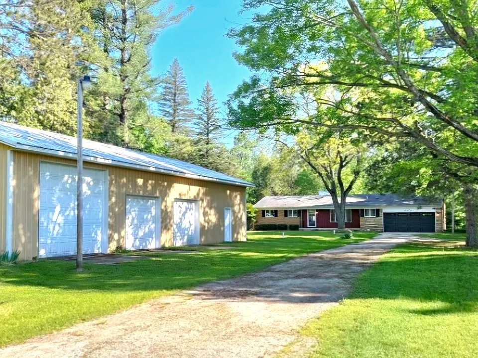 2071 E Ludington Dr