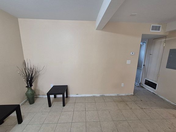 3rd image of 3718 Pleasanton Rd #2-102