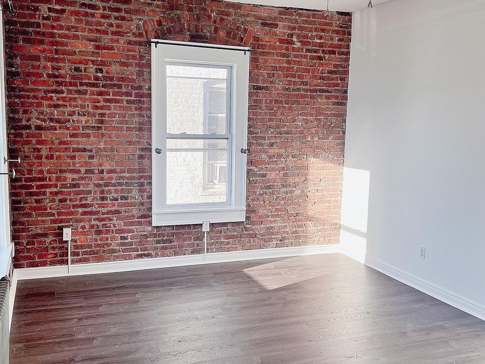 1st image of 7026 8th Ave