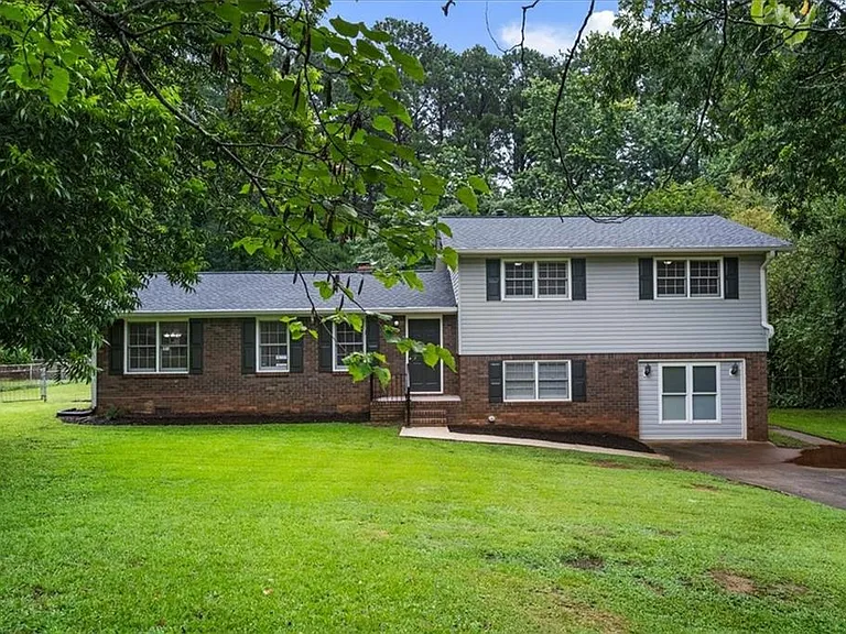 5146 Bramblewood Dr — Photo 1