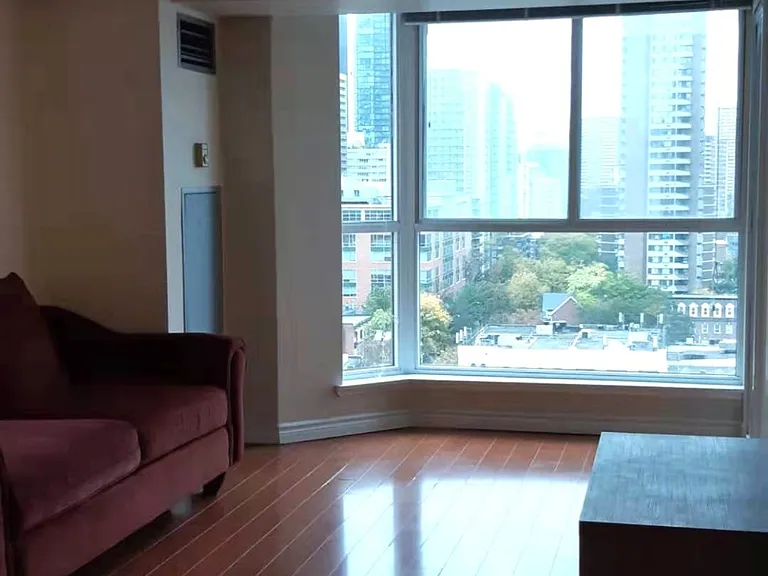 1055 Bay St #1503 — Photo 4