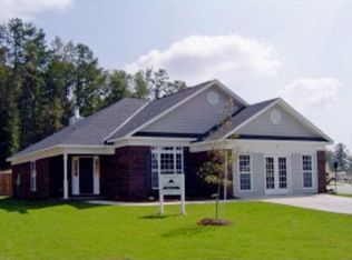 37 Lincolnshire Ln, Phenix City, AL 36870