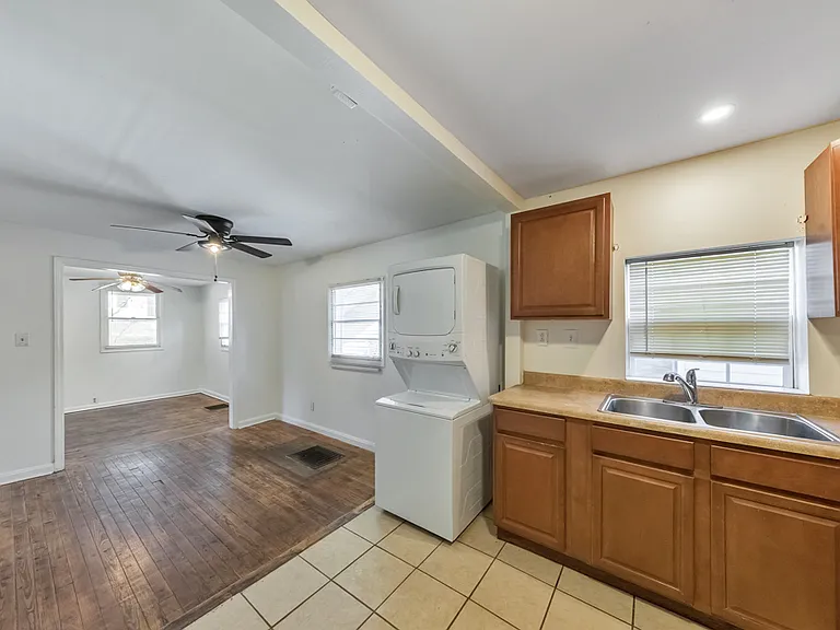 1776 Spring Ave — Photo 11