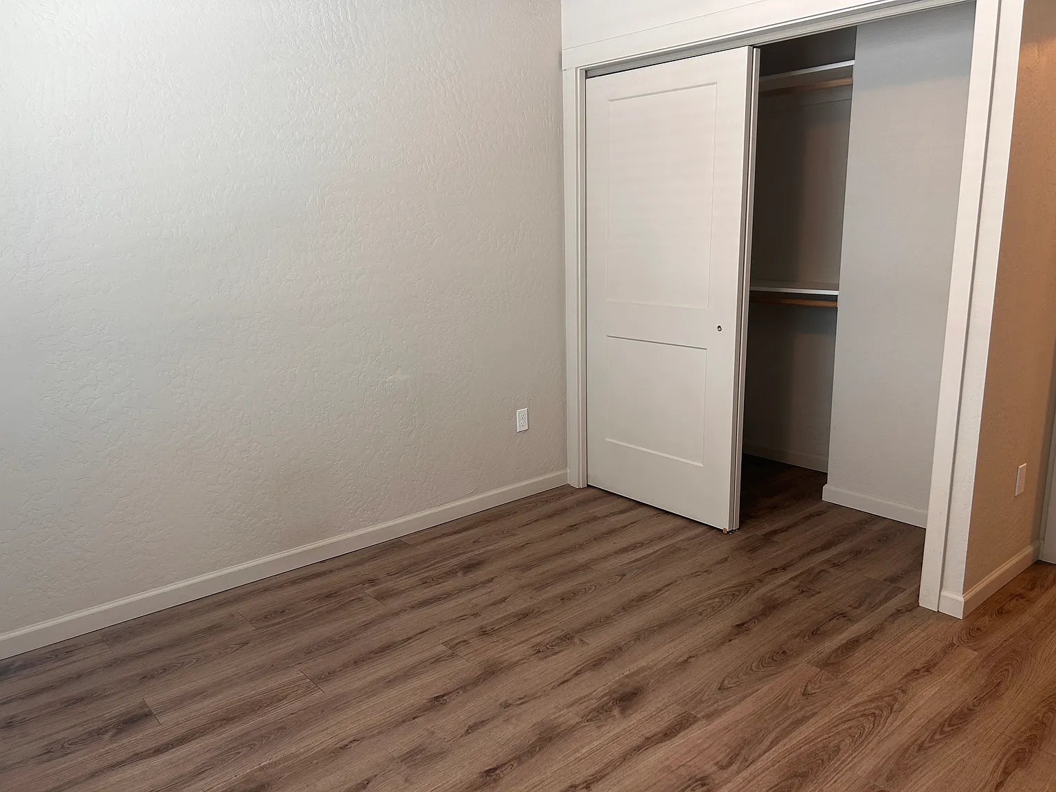 2 bed, 874 sqft, $1,520 — Photo 4