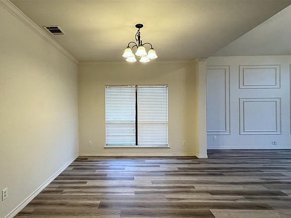 5th image of 1401 Summercrest Ln