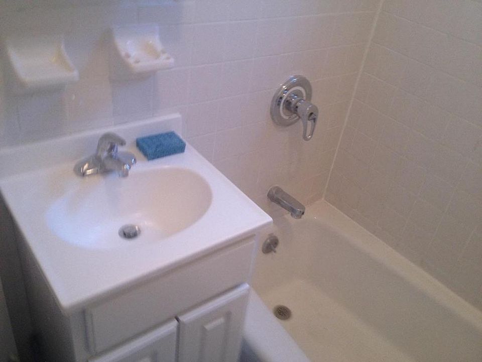 2nd image of 3241 Steinway St APT 2B