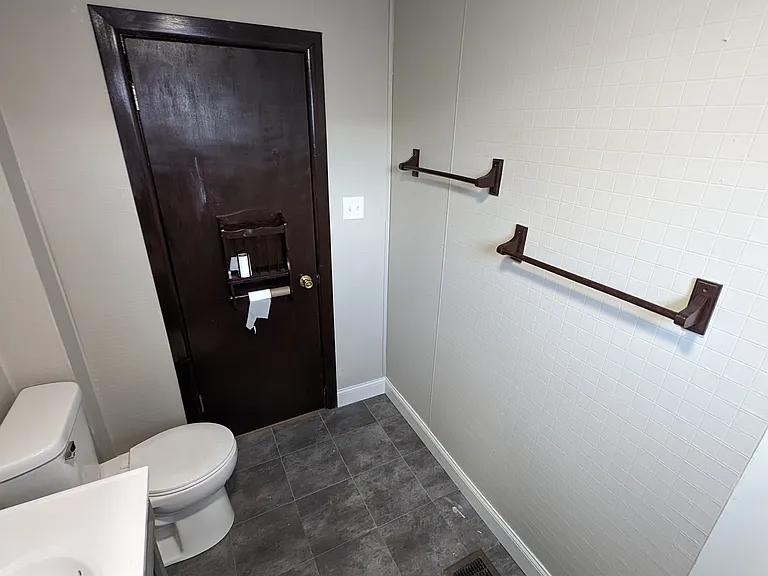1624 S Highland Ave — Photo 5