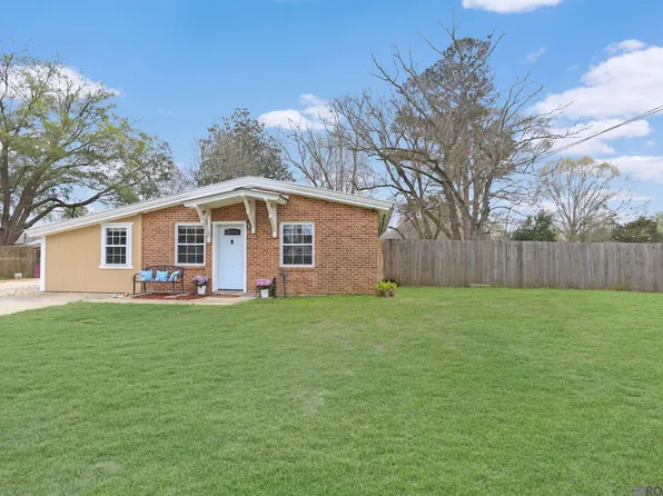 3233 Landmor Dr, Slaughter, LA 70777