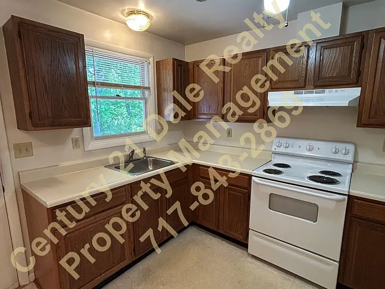 3812 Fox Chase Dr — Photo 5