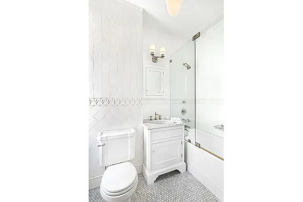 Sold by Warburg | media 8