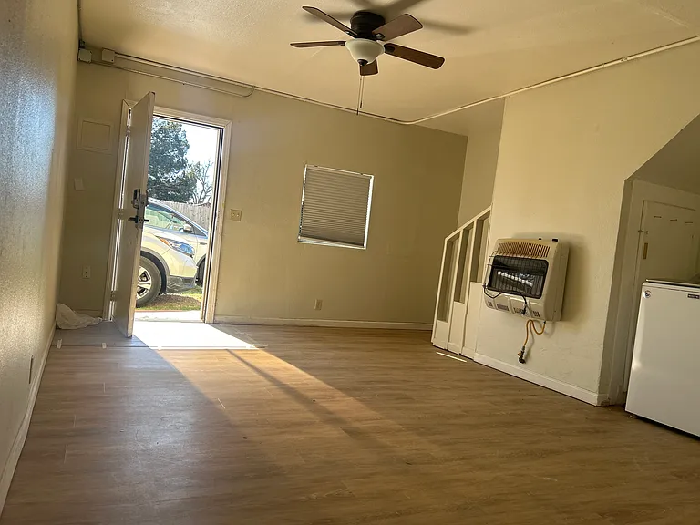 1207 N Ross Ave #1 — Photo 10