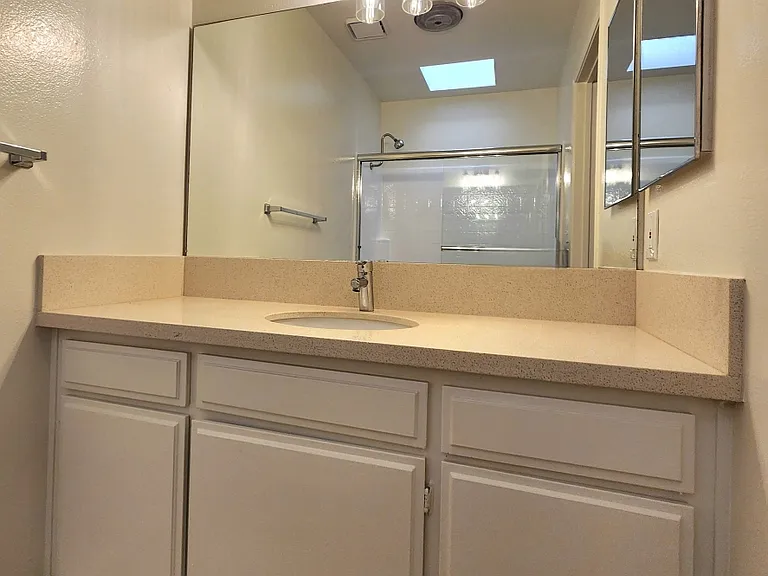 1410 Wellesley Ave #205 — Photo 12