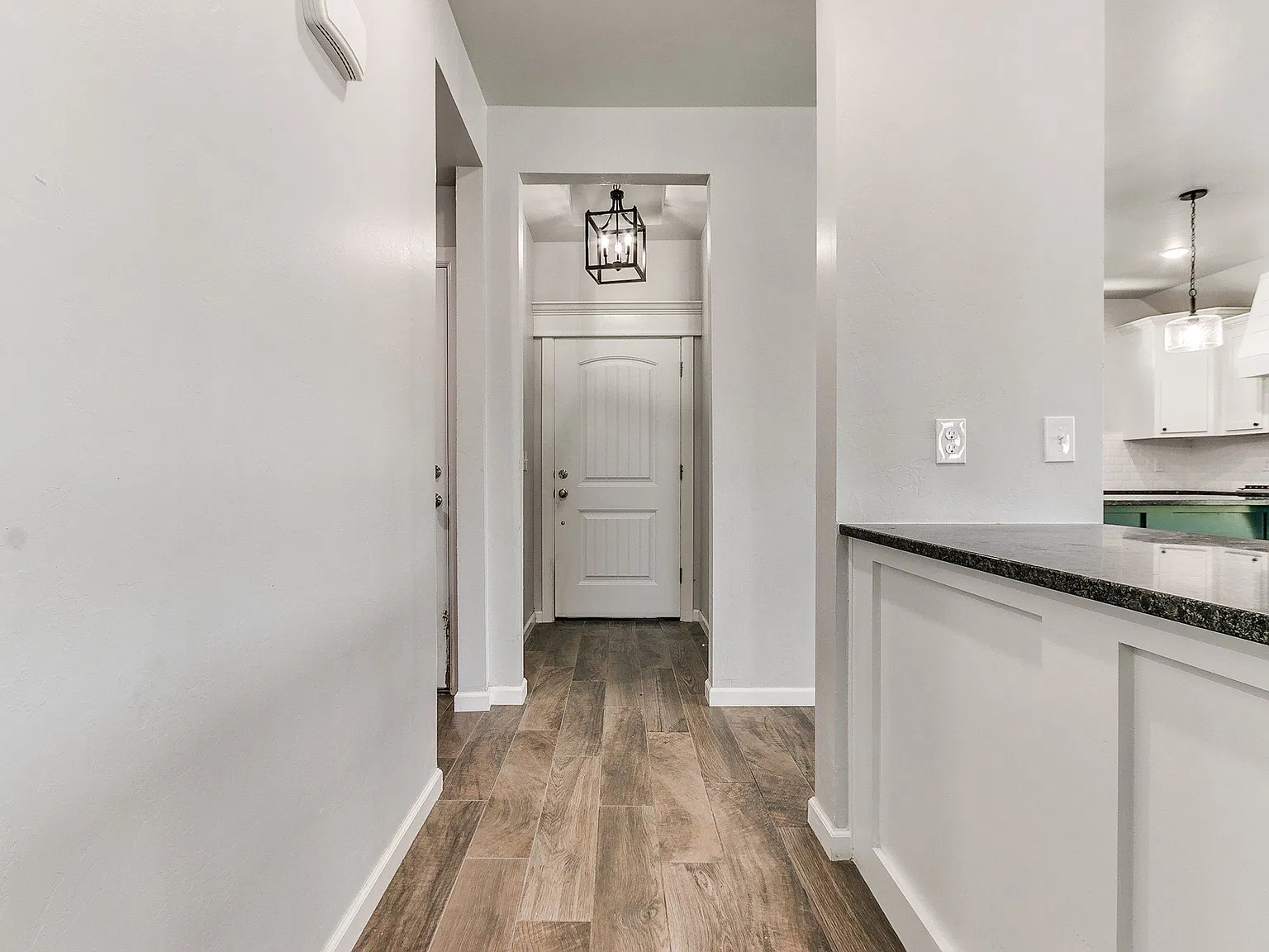3 bed, 2.5 bath, 2030 sqft, $2,250 — Photo 2