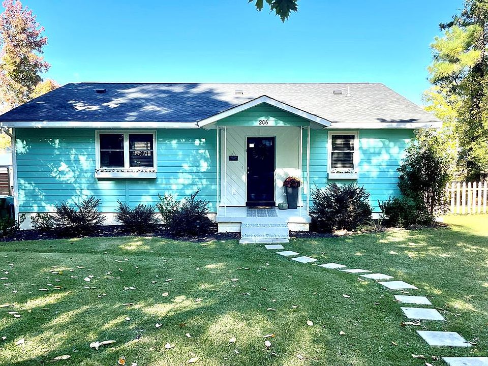 1st image of 206 McKee Dr