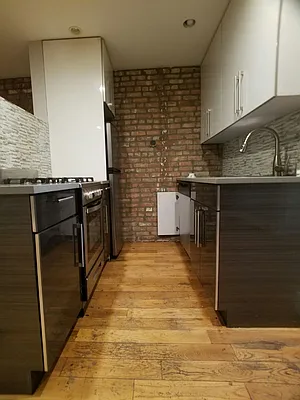 Rented by Evergreen Apartments BK | media 34