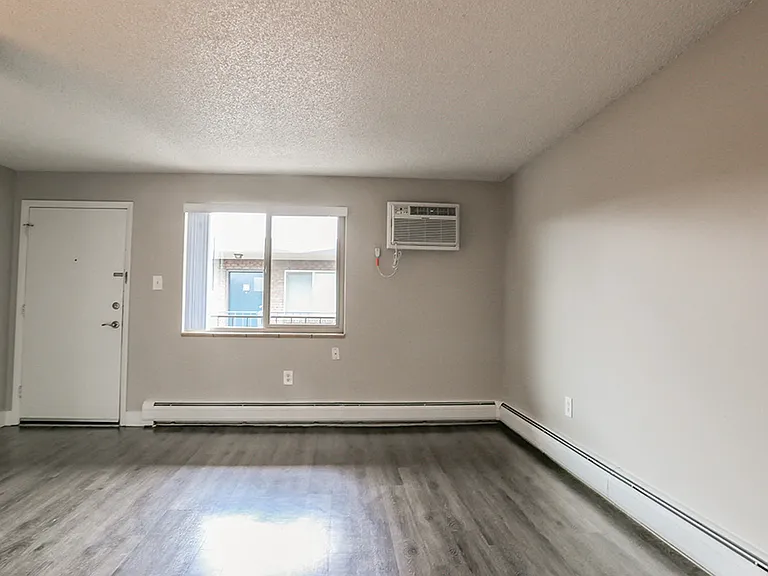 South Washington St Apts — Photo 32