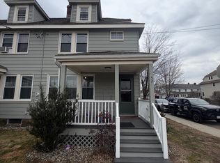 52 Everett St, Easthampton, MA 01027