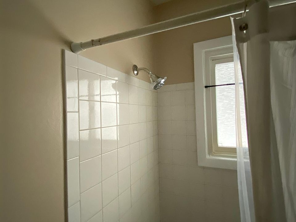 1st image of 1915 Burton Ave #1915