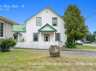 64 Neil Ave #A, Ottawa, ON K2S1B9