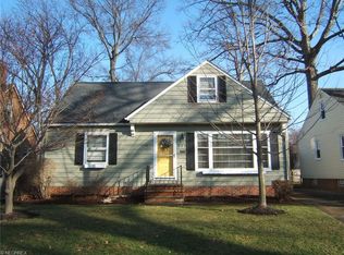 531 Canterbury Rd, Bay Village, OH 44140