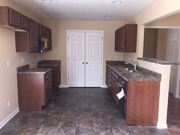 4th image of 1310 Auldridge Dr