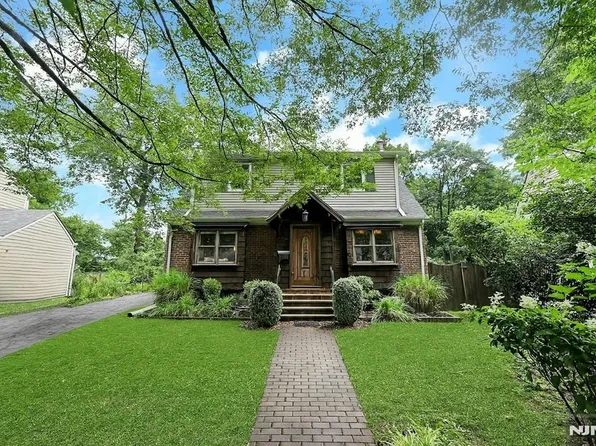 169 Henry St, Teaneck, NJ 07666