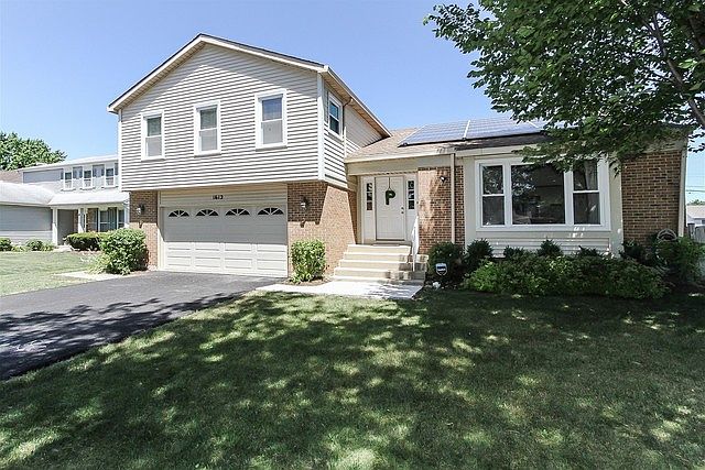 1st image of 1612 E Canterbury Dr