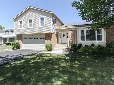 1612 E Canterbury Dr, Arlington Heights, IL, 60004