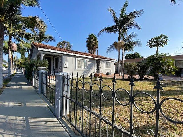 1st image of 10858 Kalmia St