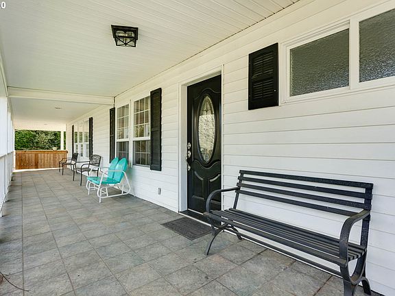 3rd image of 4313 NE 58th Cir