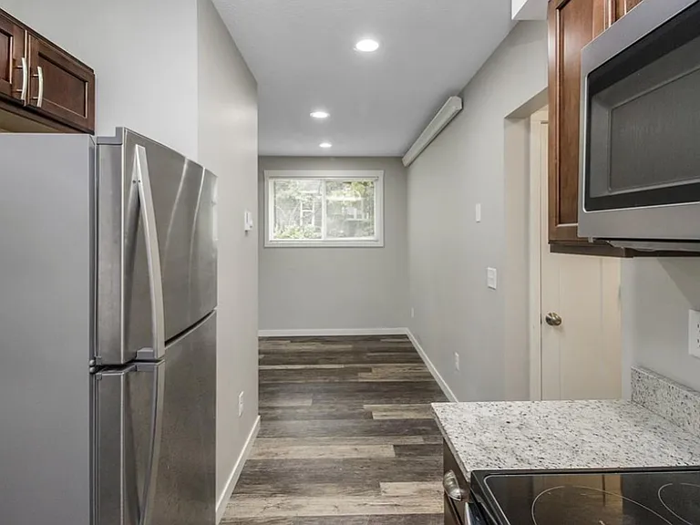 306 4th Ave NW #2 — Photo 5