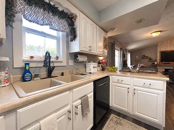 3rd image of 3640 W Starlight Dr