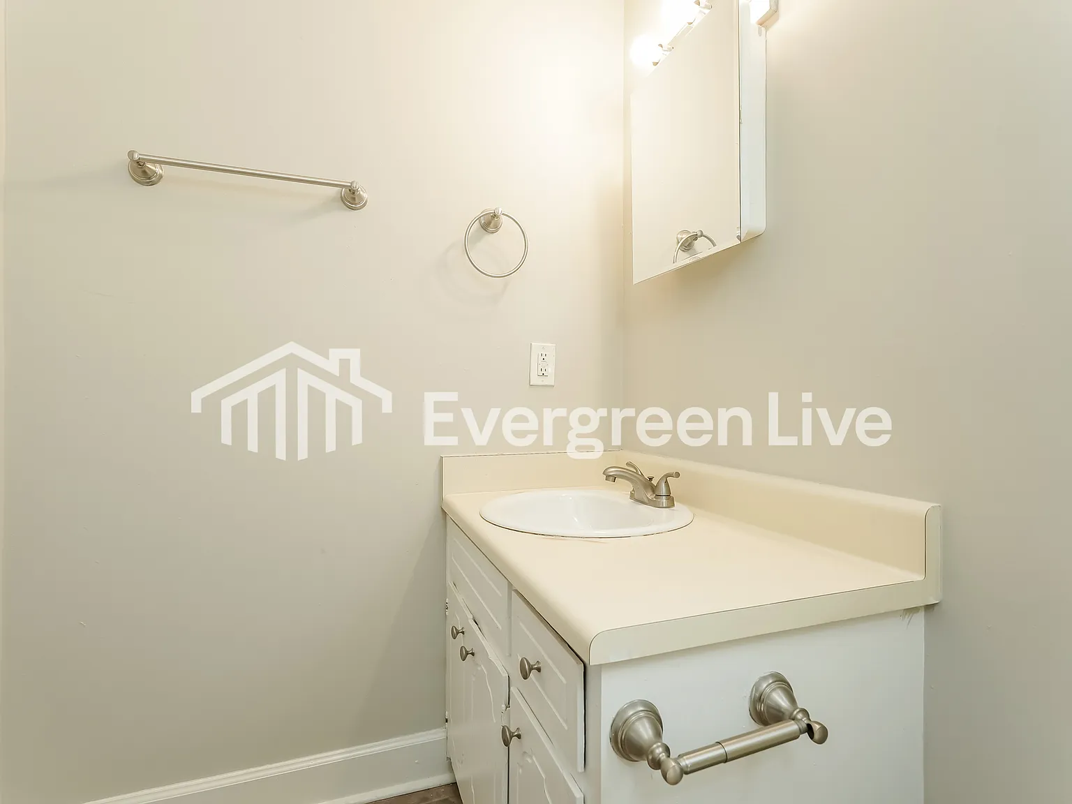 3 bed, 2.0 bath, 1456 sqft, $1,445 — Photo 3