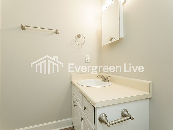 3rd image of 3507 Edmonton St
