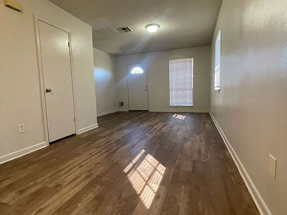 3rd image of 306 Loire Ave APT A