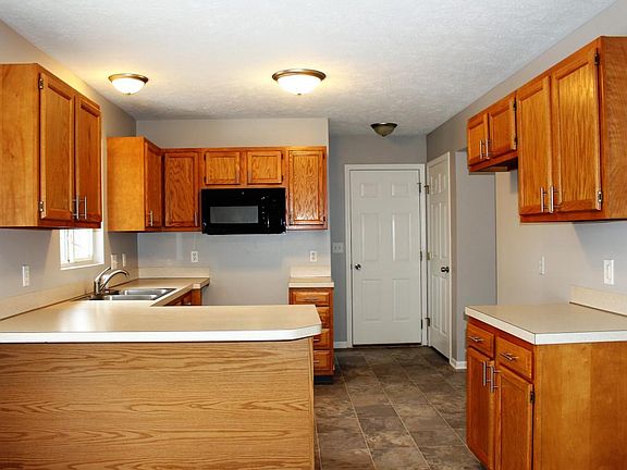 5th image of 14960 Treevalley Dr NE
