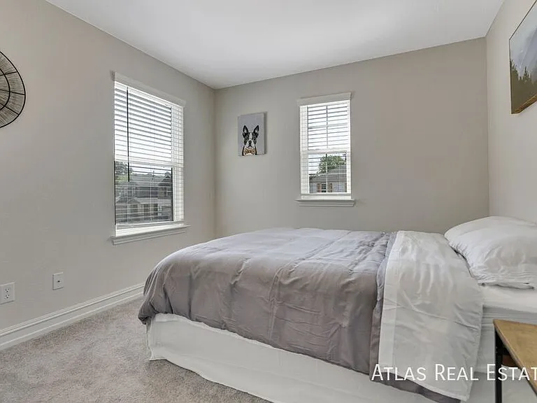 741 Creekwater Ln — Photo 16