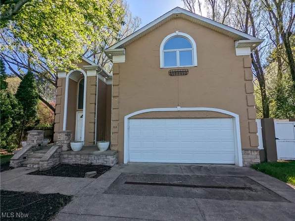 304 Columbiana St NE, Navarre, OH 44662