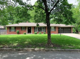 8615 Meadow Ln, Leawood, KS 66206