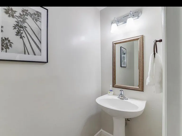 215 W College Ave #507 — Photo 20