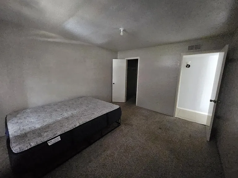 7200 Clarewood Dr #1215 — Photo 7