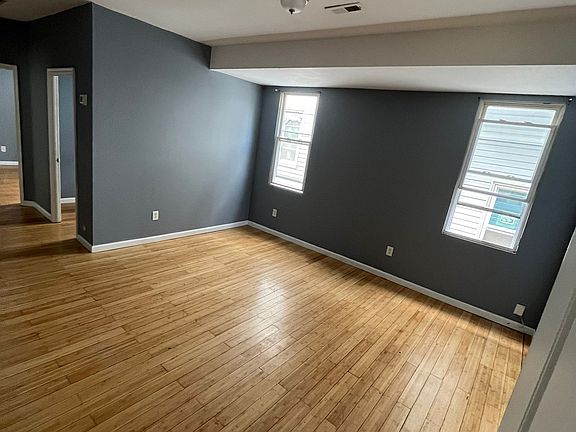 3rd image of 937-939 S 19th St #2