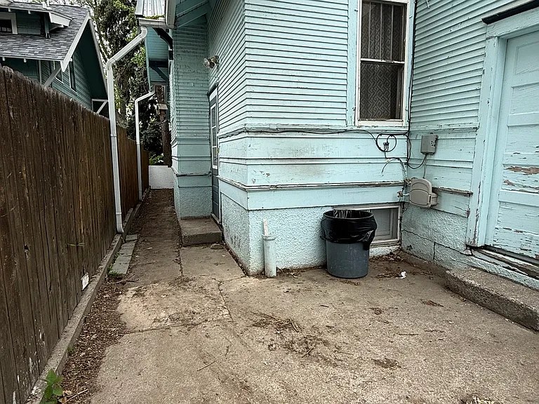 1819 1st Ave S — Photo 13